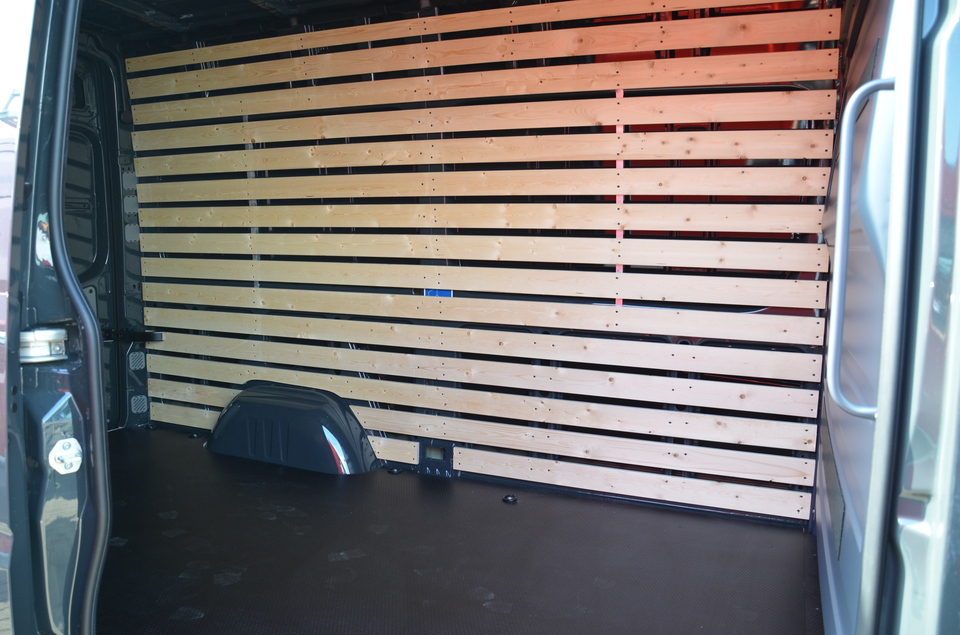 lat-om-lat-betimmering-bedrijfswageninrichting-teus